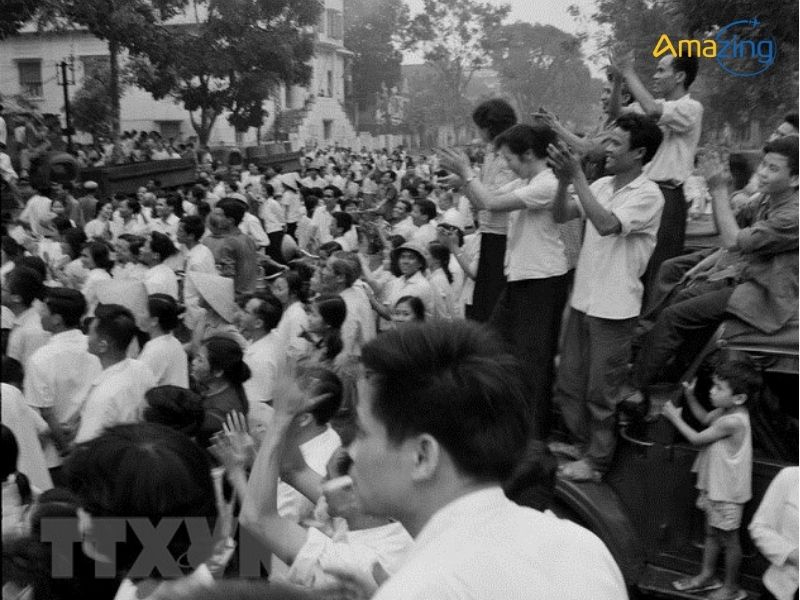 Cả nước hân hoan trong ngày thống nhất