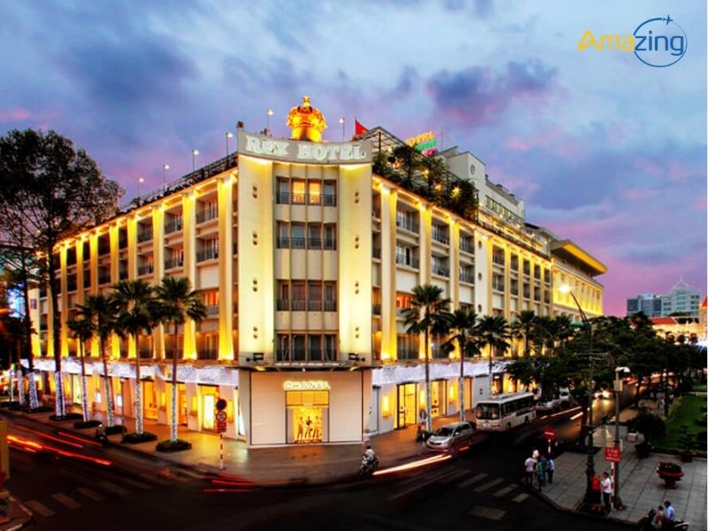 Đặt phòng khách sạn Rex Hotel Sài Gòn để xem Lễ diễu binh