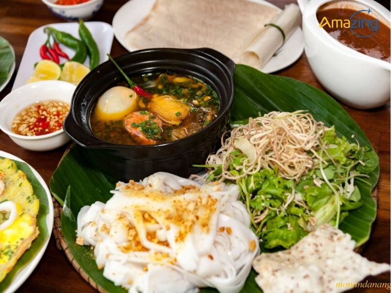 Thưởng thức Mì Quảng Bà Mua